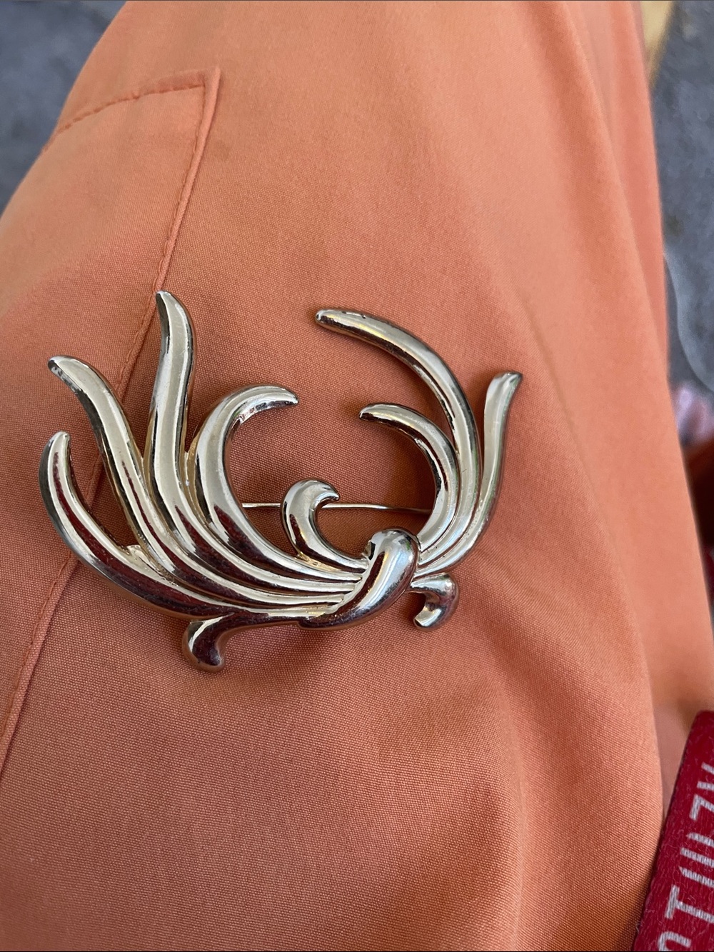 Silver Tone Abstract Wave Brooch - Elegant Womens Jewelry
